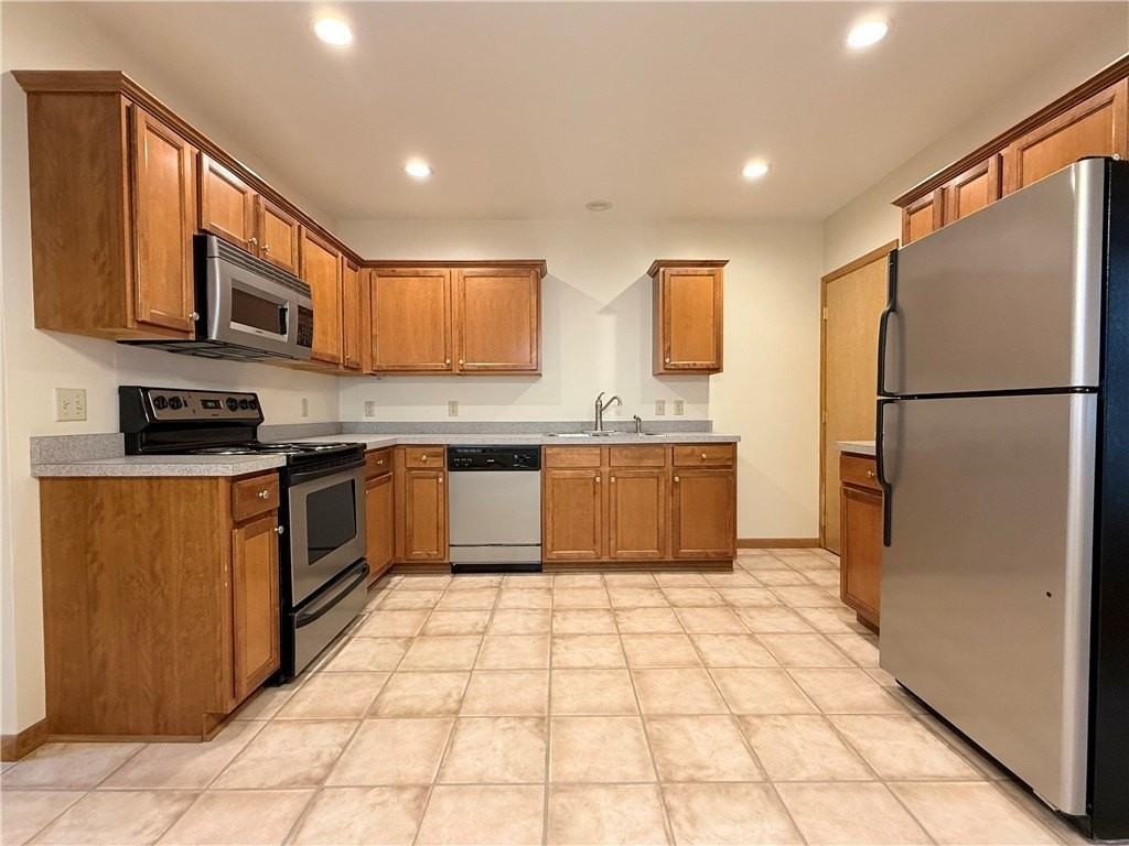 238B Glenwood Ave - Photo 5 of 14