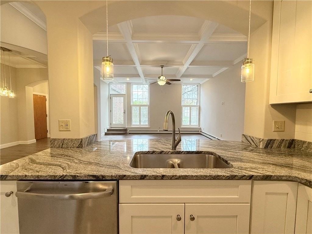 406 1C E 8th Street - Photo 7 of 18