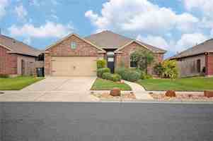 featured image of 3921 Las Bahias Dr