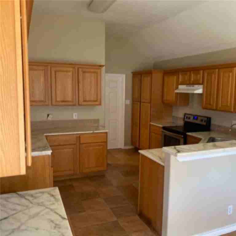 1909 Margaret Ln - Photo 2 of 6