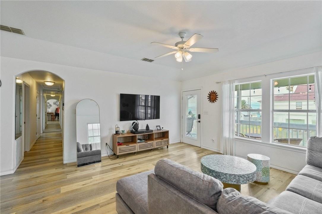 4030 Walker Dr - Photo 7 of 16