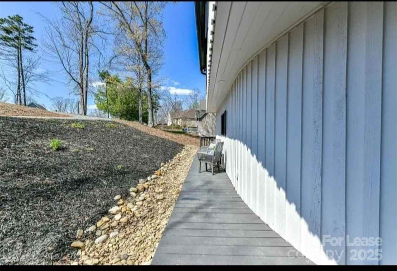 216 Hermance Lane - Photo 4 of 20