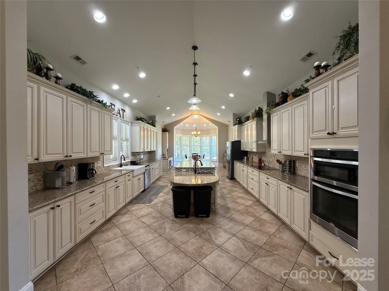 13931 Thompson Road - Photo 7 of 41