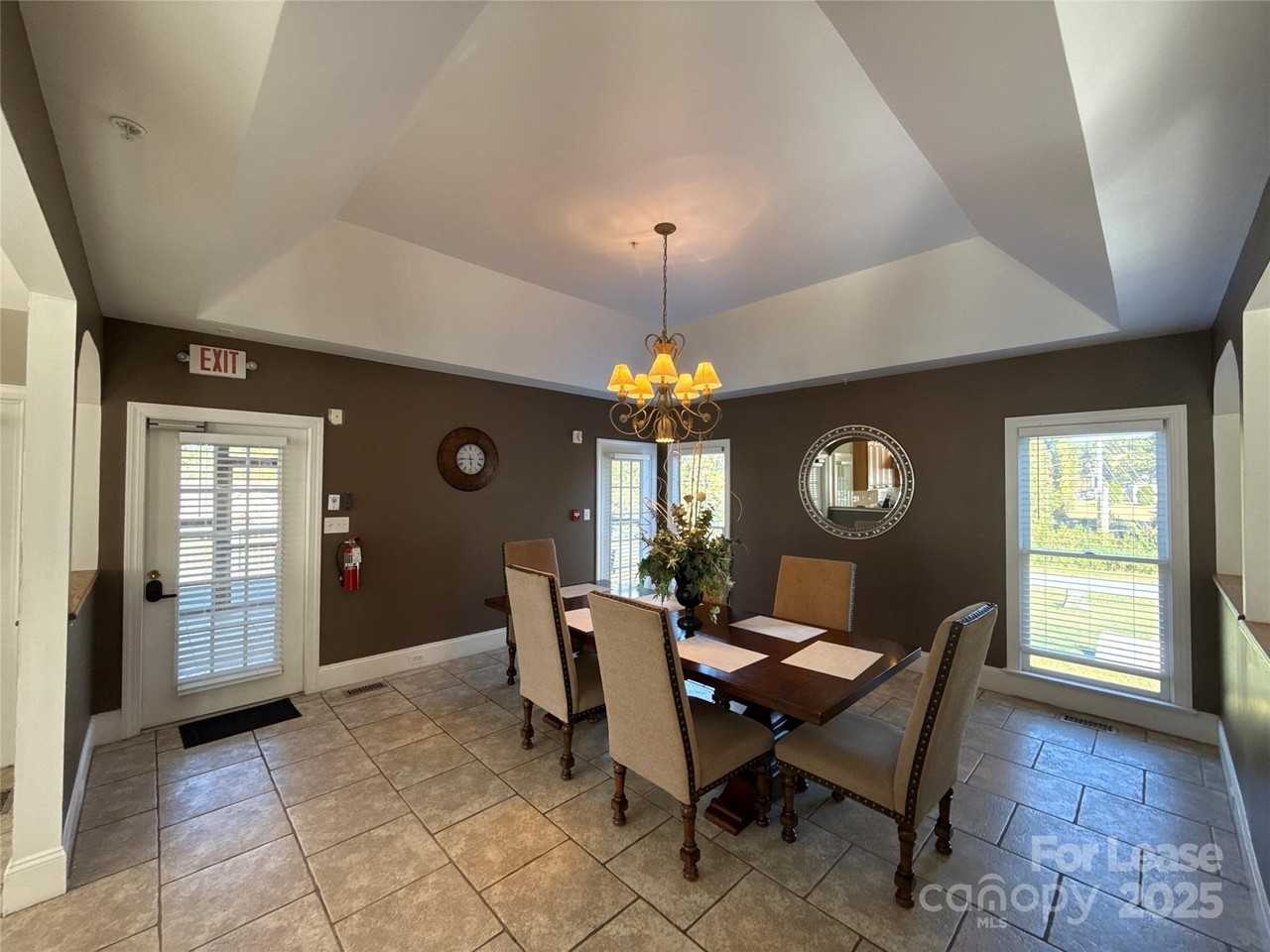 14009 Thompson Road - Photo 5 of 41