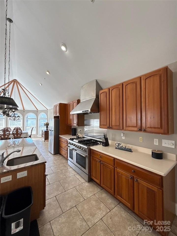 14009 Thompson Road - Photo 7 of 41