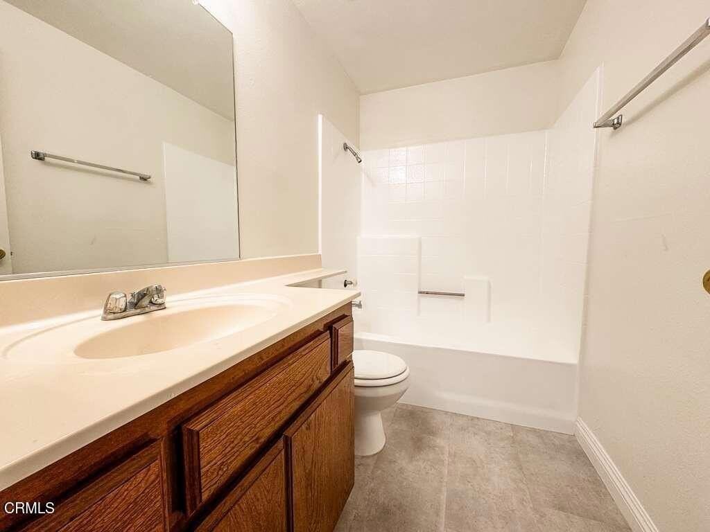 336 N Chapel Ave - Photo 7 of 9