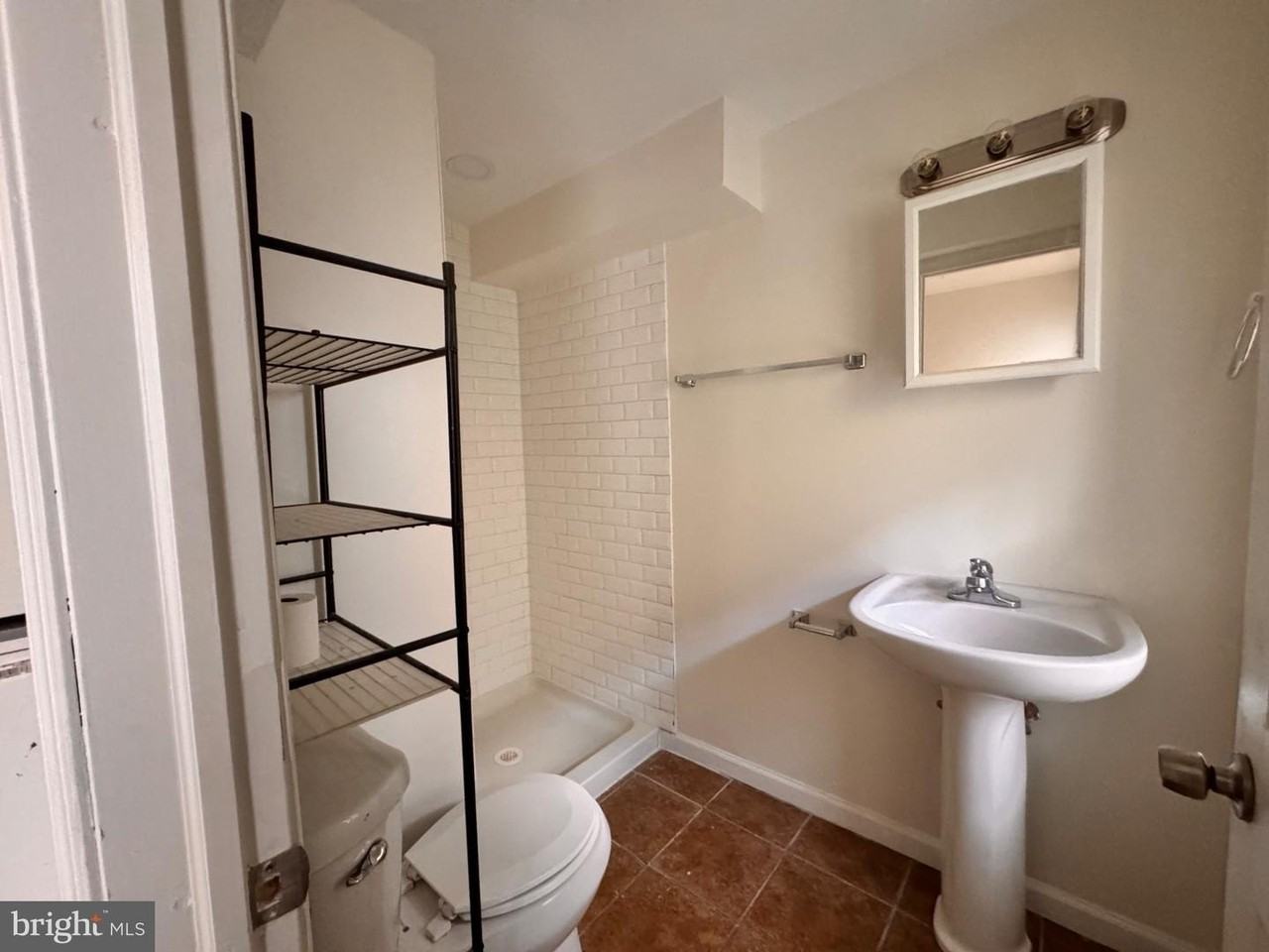 113 W Girard Ave - Photo 2 of 8