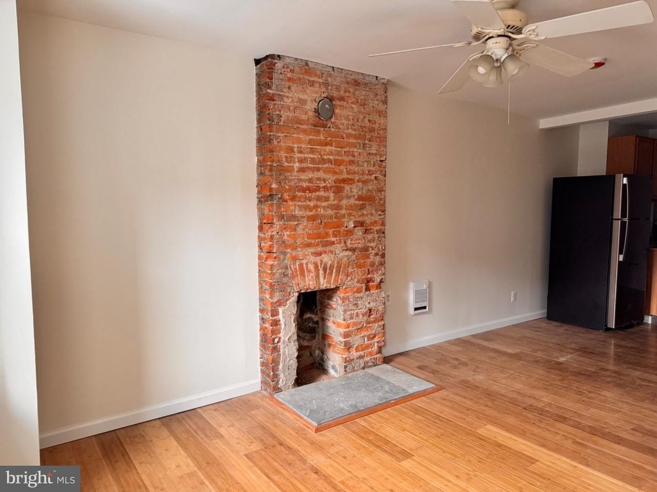 113 W Girard Ave - Photo 6 of 8