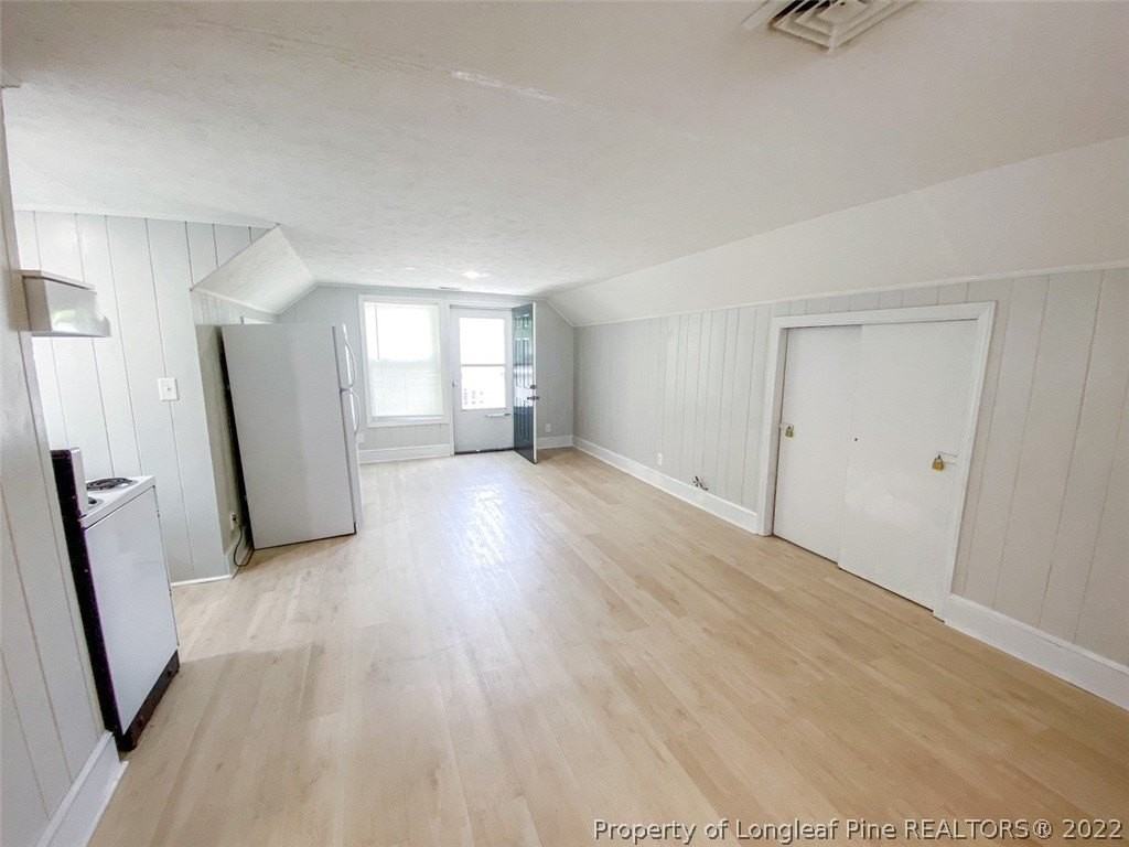 209 1/2 W 16th St - Photo 7 of 18