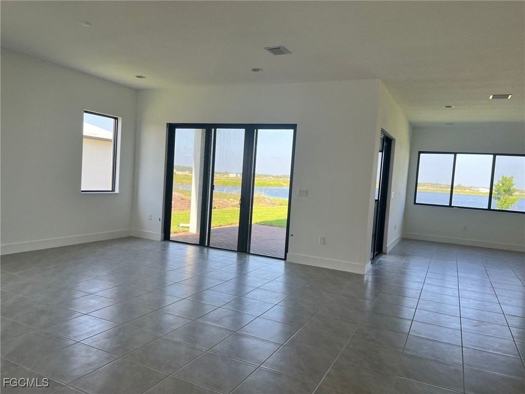 5101 Isidora Ln - Photo 6 of 33