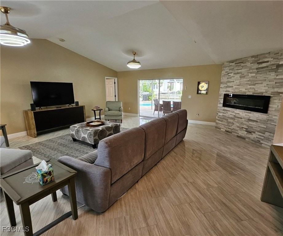 136 Se 5th St - Photo 3 of 36