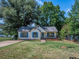 featured image of 15509 Cedar Bay Dr