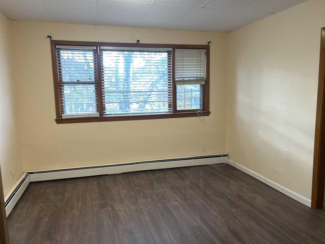 36 Humphrey Ave - Photo 3 of 12