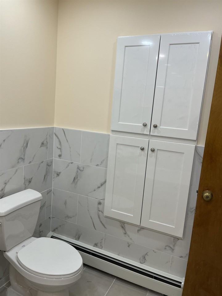 36 Humphrey Ave - Photo 6 of 12