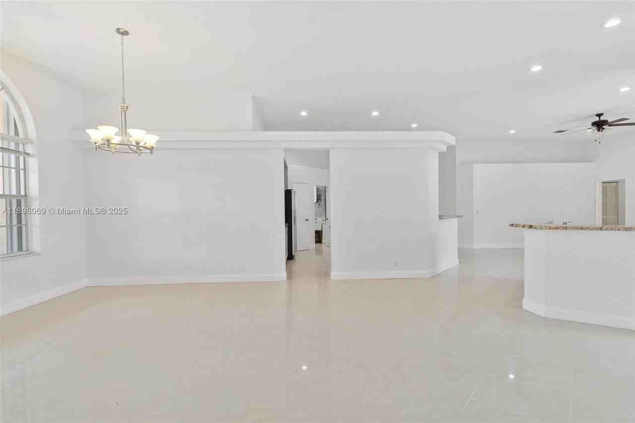 6543 Northwest 72nd Place - Photo 4 of 20