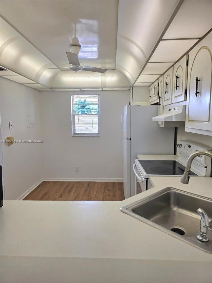 2571 Aragon Blvd #414 - Photo 2 of 27