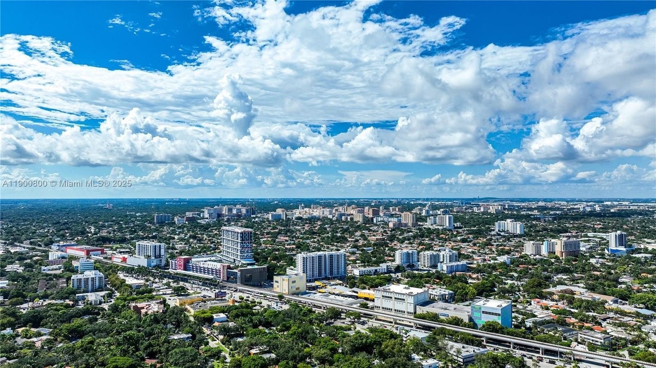 2205 Overbrook Street - Photo 5 of 41