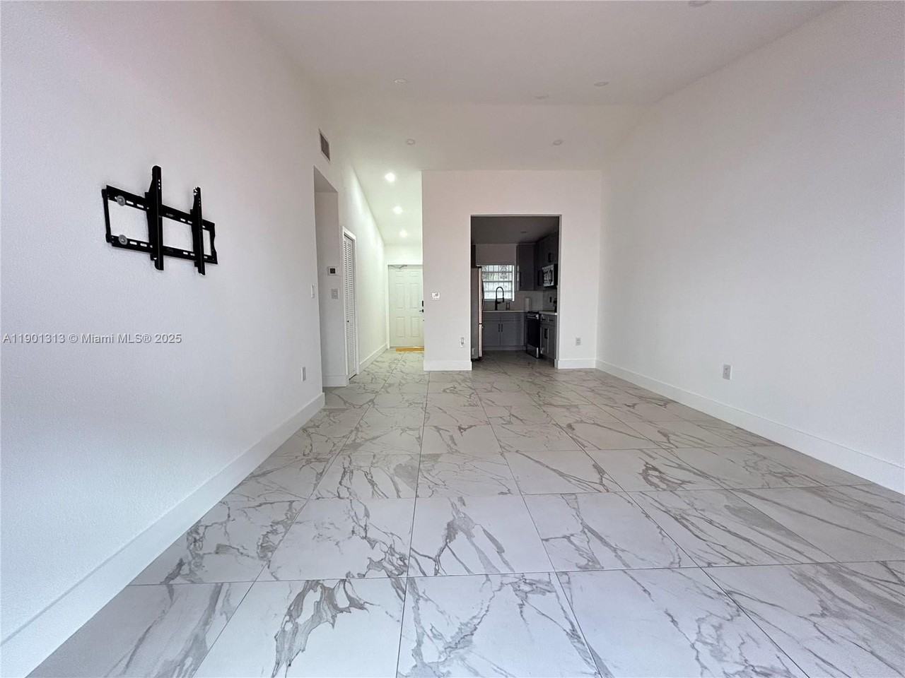 5214 West 24th Way #18D - Photo 3 of 50