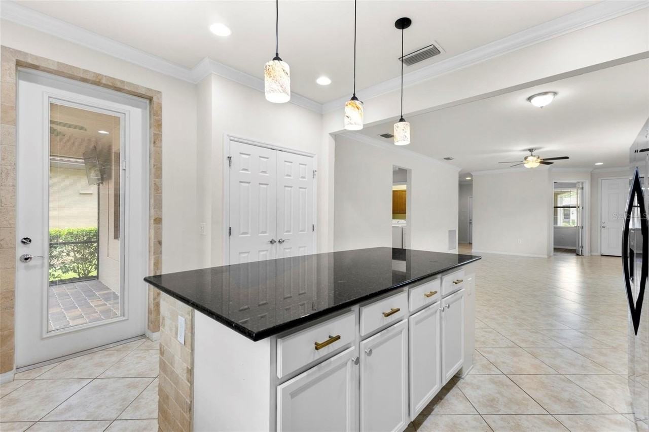 19023 Mangieri Street - Photo 7 of 31