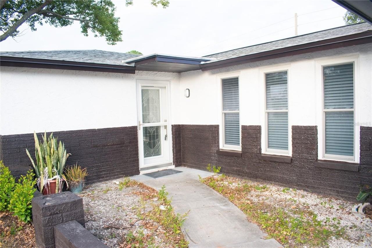 11300 Yellowwood Ln - Photo 4 of 31