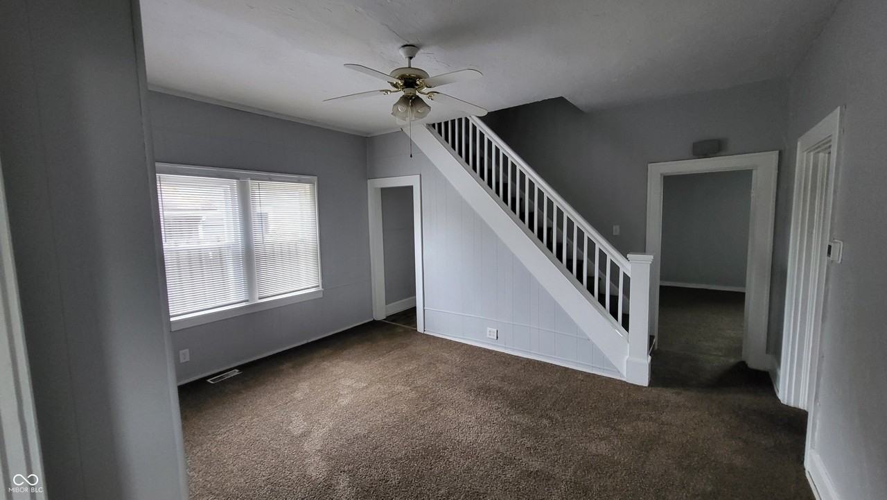 1024 W 13th St - Photo 4 of 20