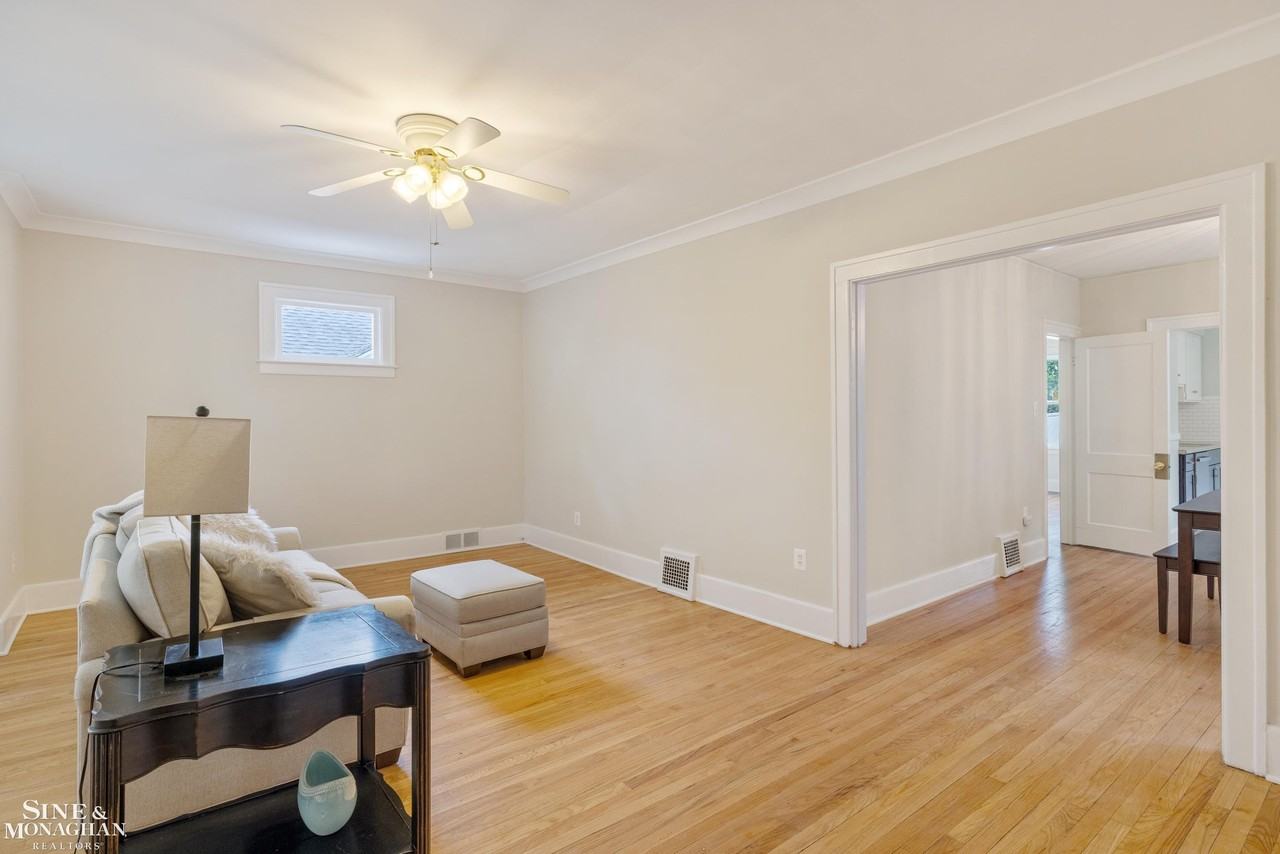 1332 Maryland St - Photo 5 of 24