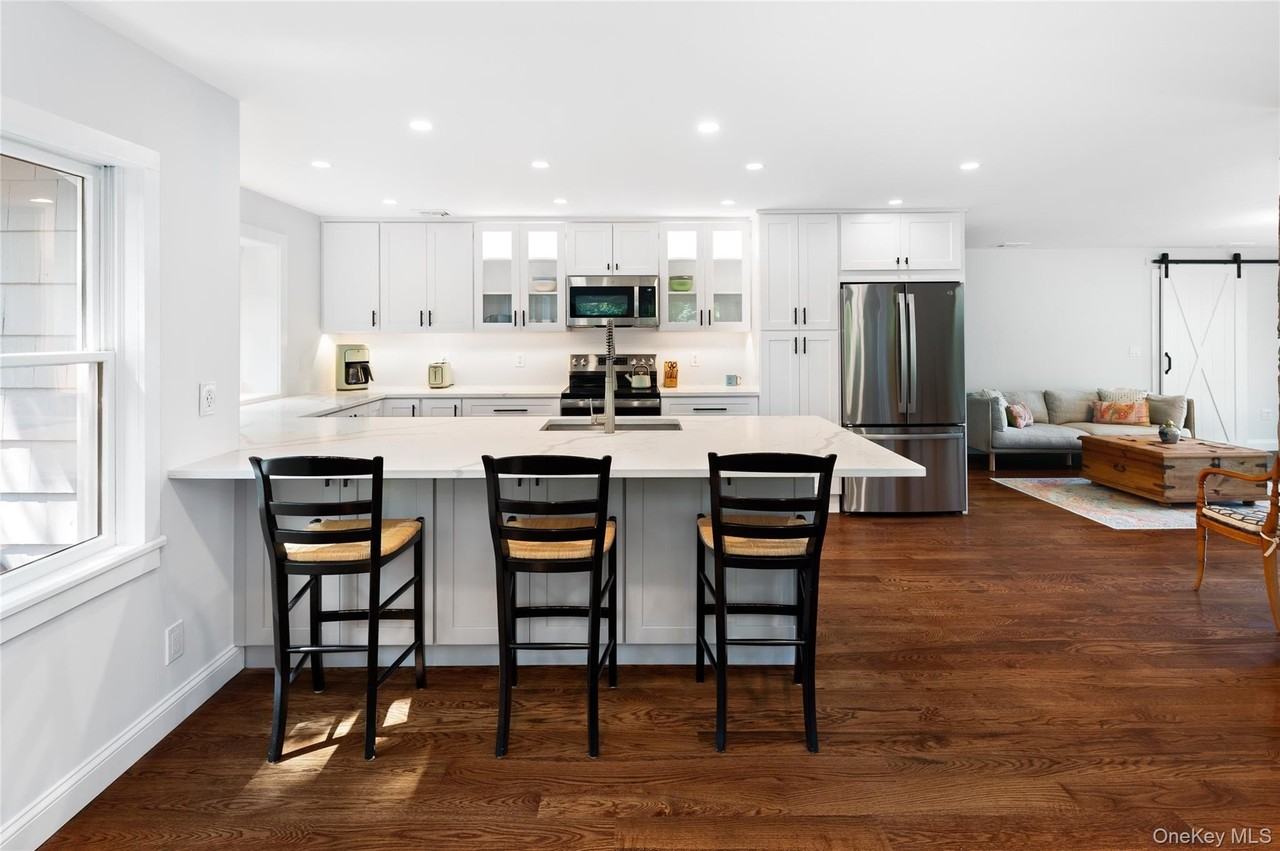 9 S Shore Dr - Photo 5 of 35