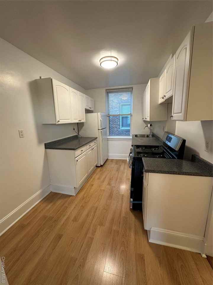 40 Fairview Ave #5 - Photo 2 of 8