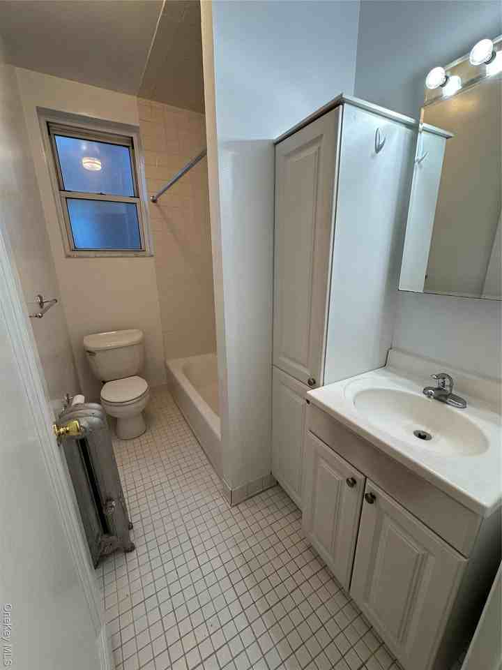 40 Fairview Ave #5 - Photo 7 of 8