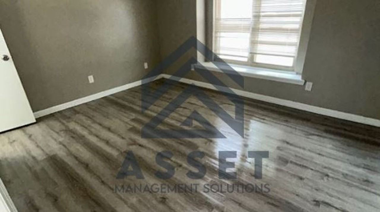 605 Jasmine Pl - Photo 7 of 12