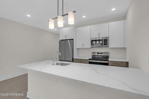 featured image of 19 Carr Ave Apt 211 #211