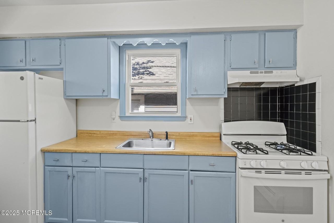 1105 Emory Street - Photo 6 of 23