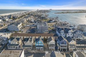 featured image of 6 Center St