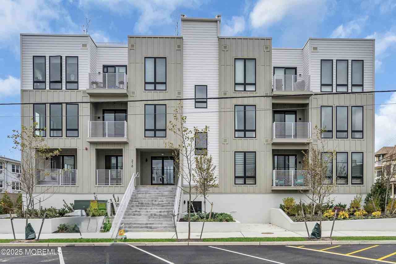 218 Third Avenue #304