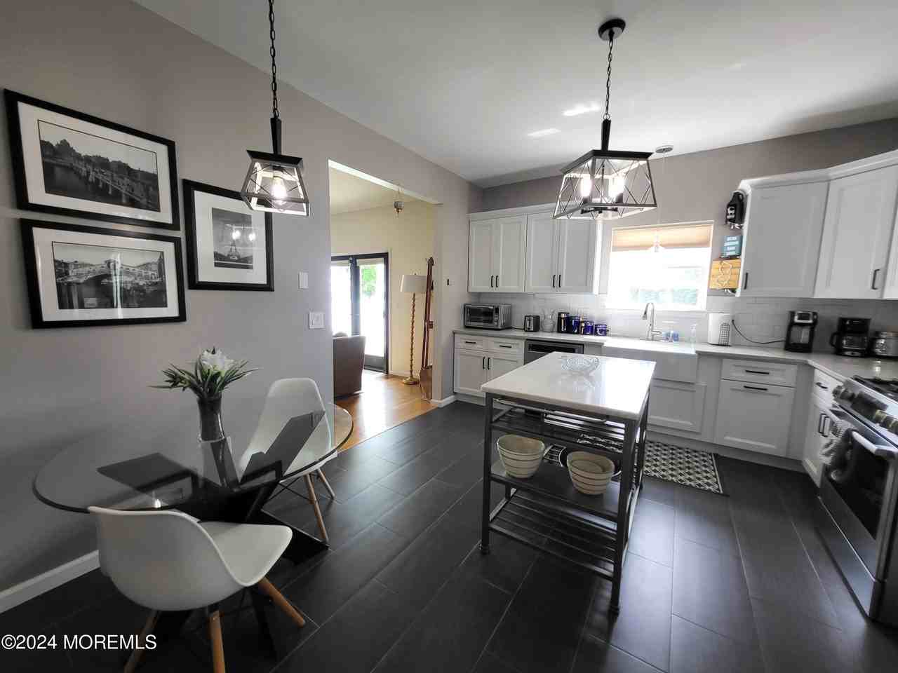 126 Elmwood Ave - Photo 6 of 29