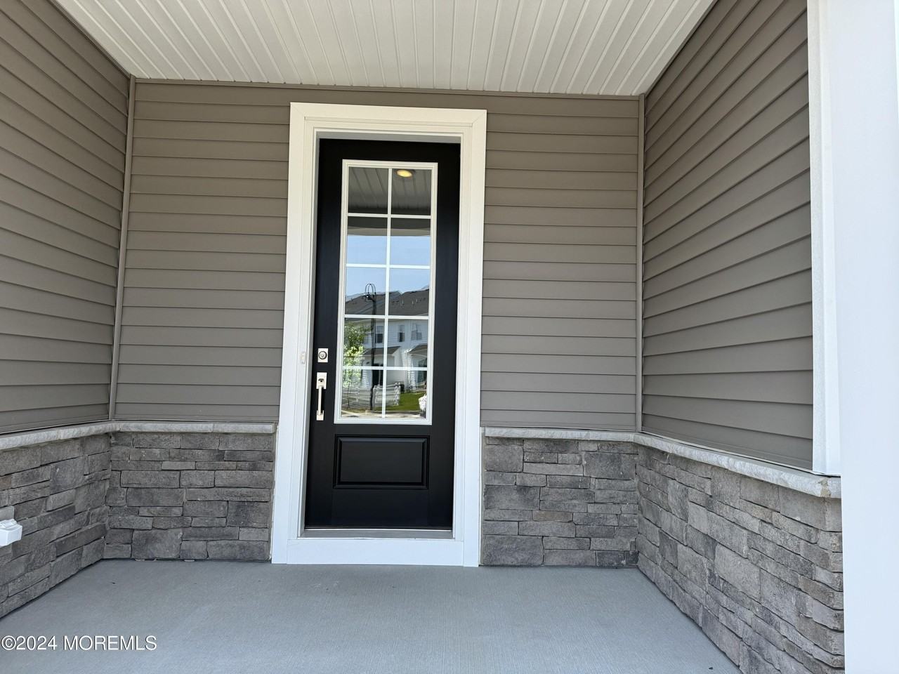 153 Woolley Ct - Photo 2 of 21