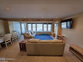 featured image of 37 Dune Ter