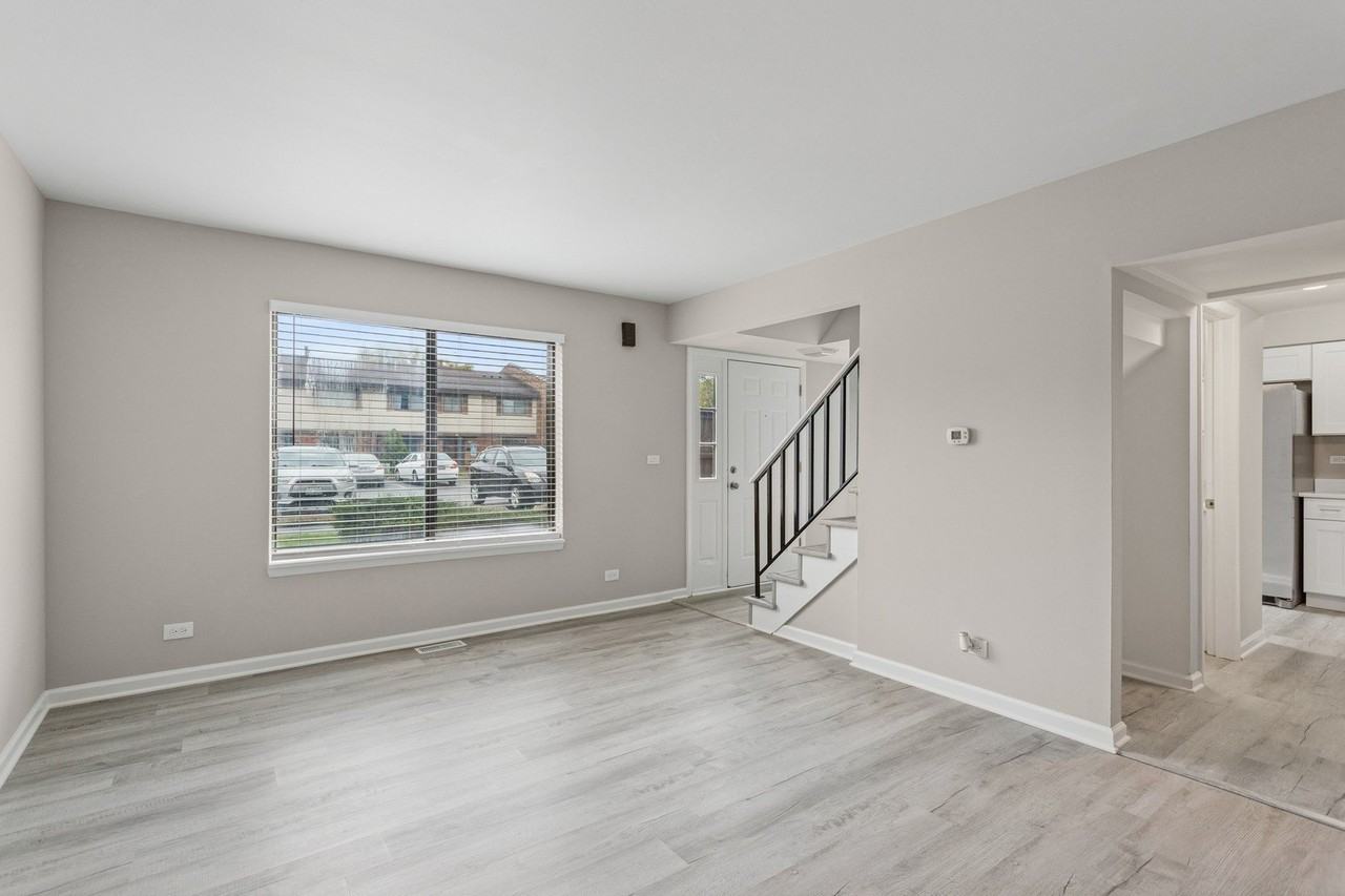 4 Tower Court - Photo 3 of 20