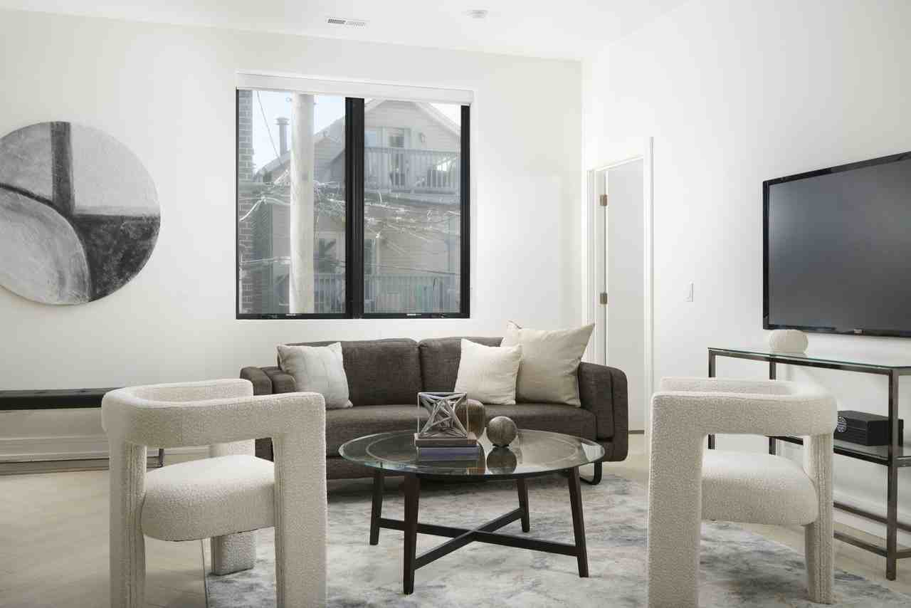 1500 N Wieland St #2W - Photo 5 of 7