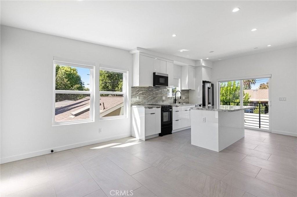 6443 6443 Woodlake 1/2 #1-2 - Photo 2 of 10