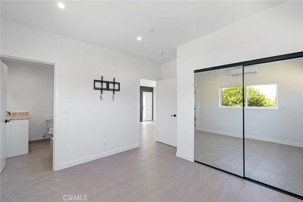 6443 6443 Woodlake 1/2 #1-2 - Photo 6 of 10