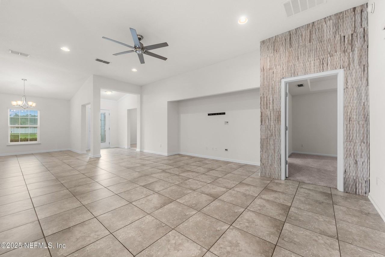 11597 Paceys Pond Cir - Photo 5 of 31