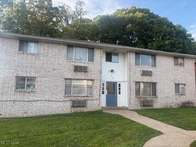 2016 Woodlawn Avenue Northwest #9