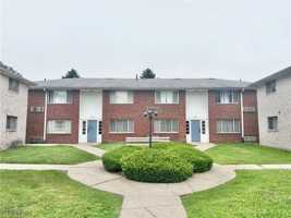 featured image of 2010 Woodlawn Ave Nw Apt 9 #9