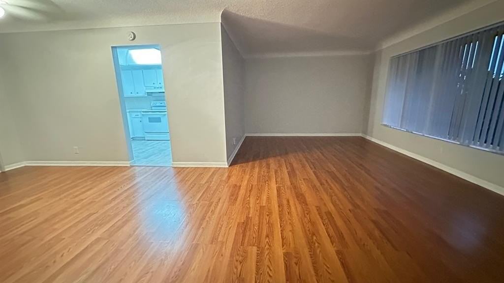 1911 Northeast 28th Court #2B - Photo 7 of 17