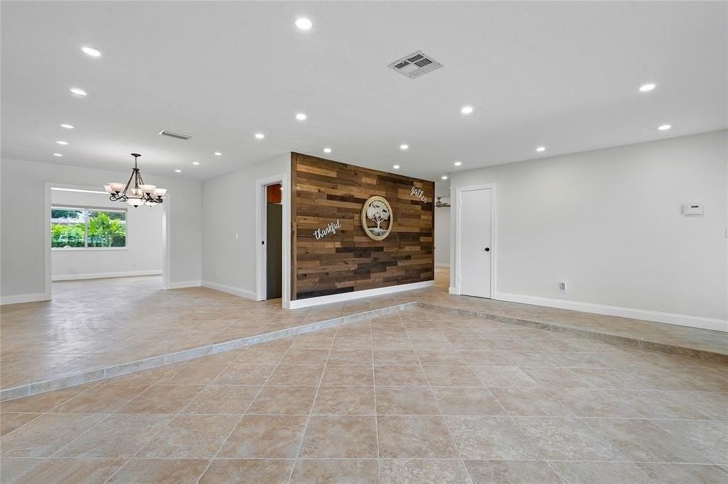 5206 Cleveland Street - Photo 7 of 30