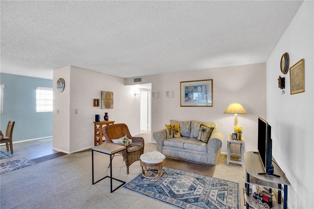 49 Woodland Dr Apt 102 #102 - Photo 2 of 32