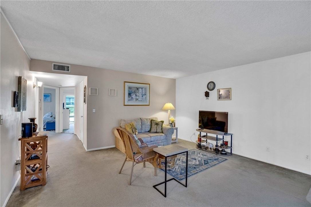 49 Woodland Dr Apt 102 #102 - Photo 3 of 32