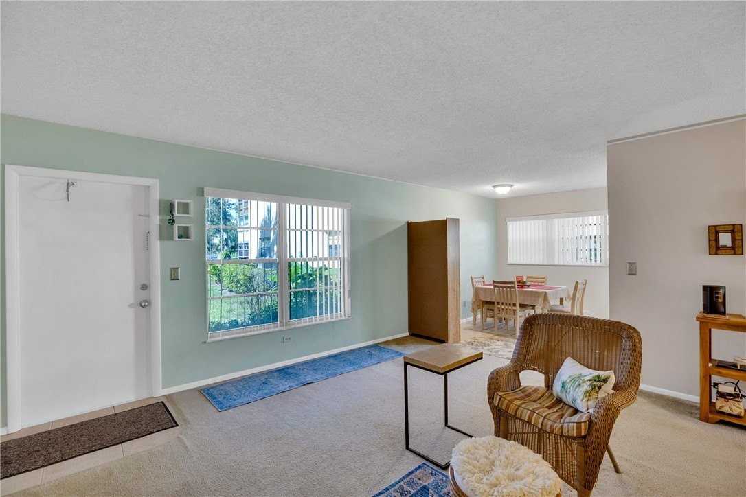 49 Woodland Dr Apt 102 #102 - Photo 5 of 32