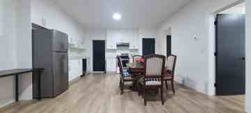 featured image of 14273 Vine Avenue